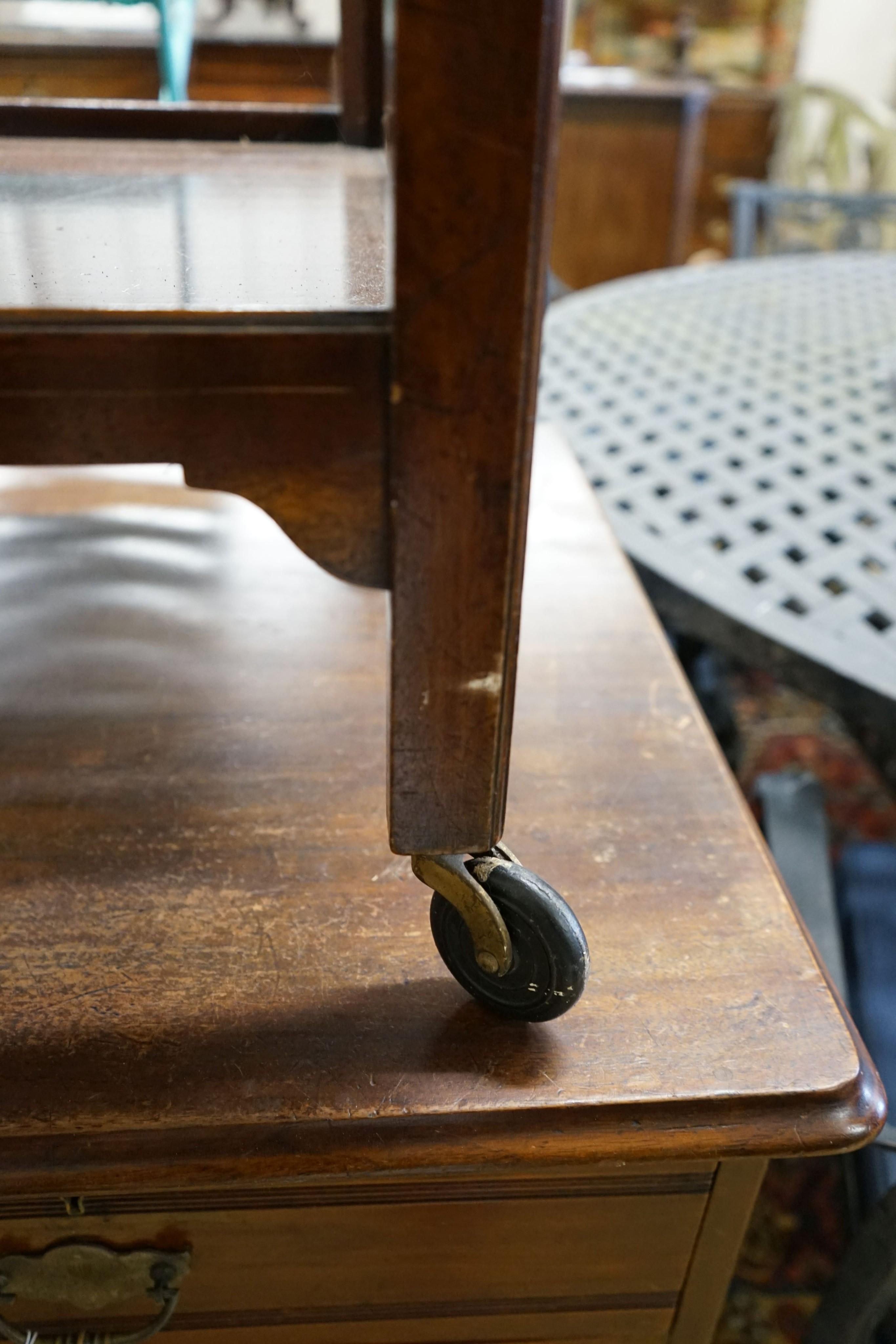 A late Victorian mahogany kneehole desk, length 107cm, height 80cm